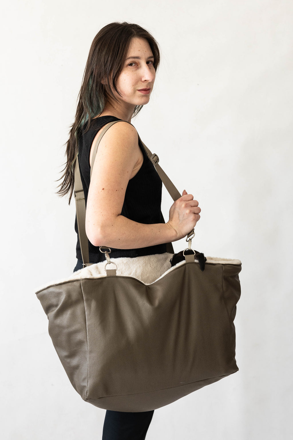 AuroraWilc Travel dog carrier — side