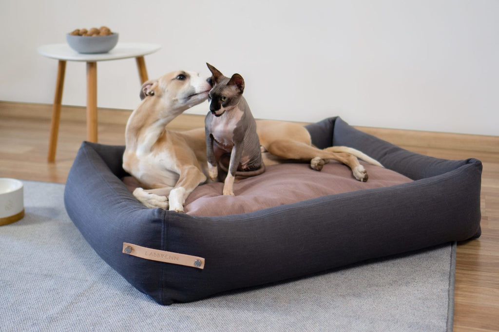 Labbvenn Stokke Dog Bed- Grey/Pink