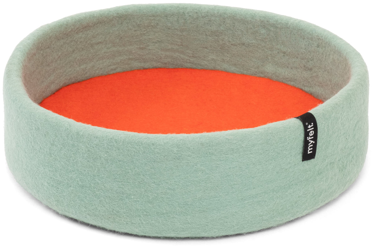 myfelt Fine Dog Basket — Turquoise / Red Orange / 40 cm