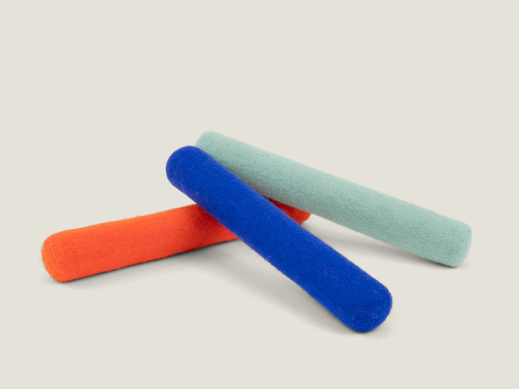 myfelt Isa Dog Toy - Stick — detail