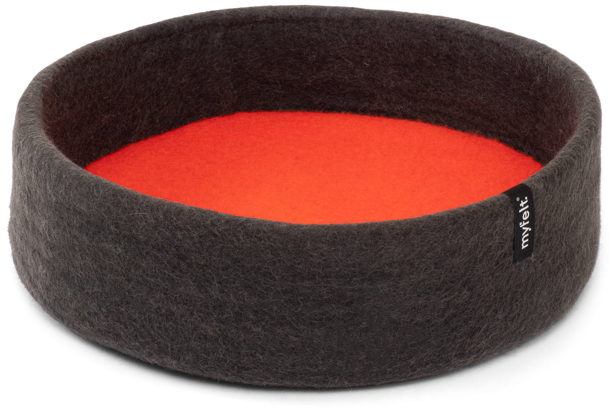 myfelt Kuno Dog Basket — Anthracite / Red Orange / 40 cm