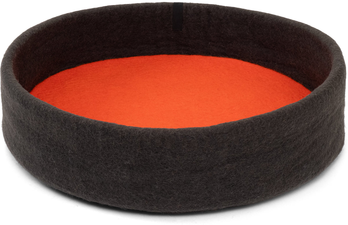 myfelt Kuno Dog Basket — Anthracite / Red Orange / 60 cm