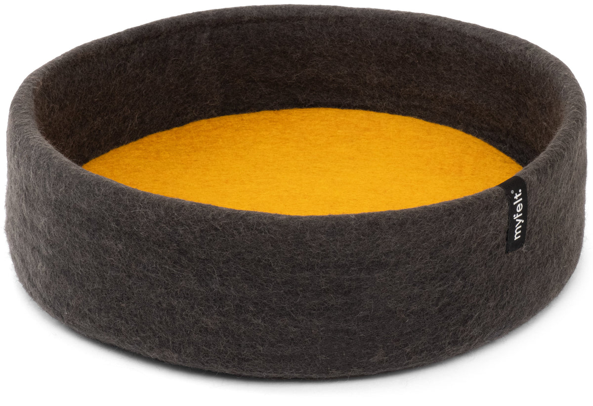 myfelt Kuno Cat Basket — Anthracite / Ocher Yellow / 40 cm