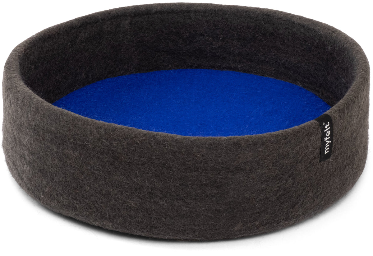myfelt Kuno Cat Basket — Anthracite / Royal Blue / 40 cm