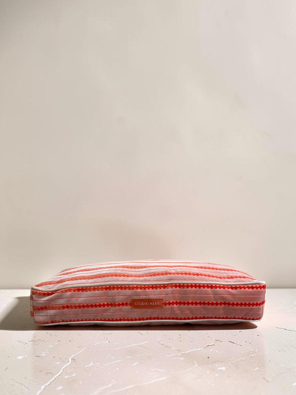 Dog bed Kees — front view