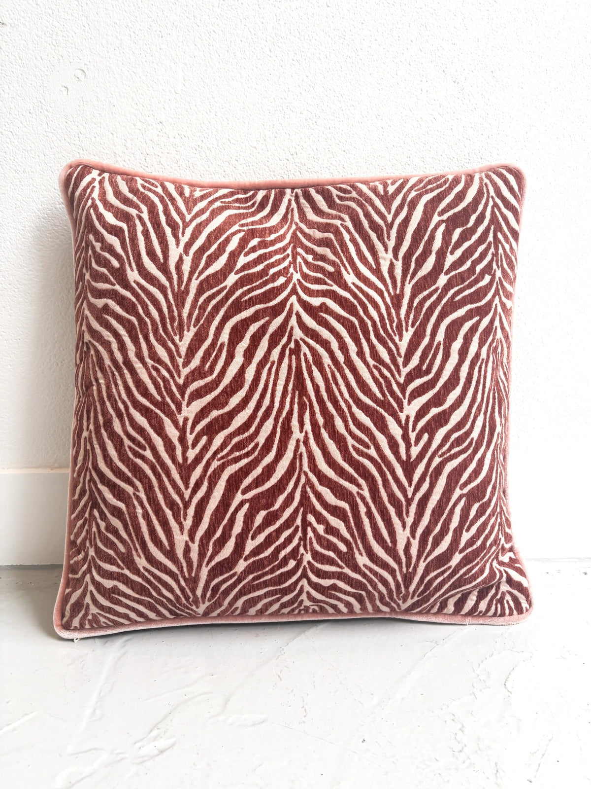 Pillow Otis — front view